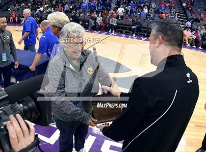 Thumbnail 2 in La Jolla Country Day vs. University (CIF State D3 Final) photogallery.