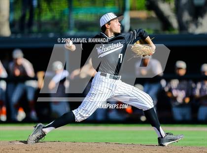 Thumbnail 2 in Chaminade vs Harvard-Westlake photogallery.
