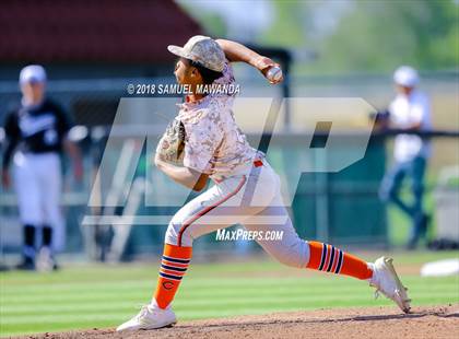Thumbnail 3 in Chaminade vs Harvard-Westlake photogallery.