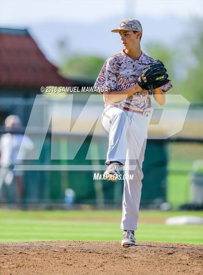 Thumbnail 3 in Chaminade vs Harvard-Westlake photogallery.