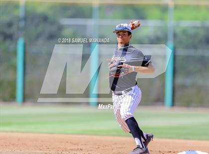 Thumbnail 2 in Chaminade vs Harvard-Westlake photogallery.