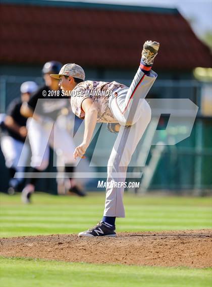Thumbnail 2 in Chaminade vs Harvard-Westlake photogallery.