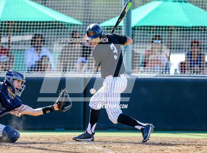 Thumbnail 2 in Chaminade vs Harvard-Westlake photogallery.