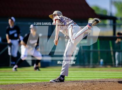 Thumbnail 3 in Chaminade vs Harvard-Westlake photogallery.