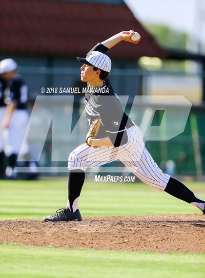 Thumbnail 3 in Chaminade vs Harvard-Westlake photogallery.