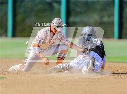 Thumbnail 2 in Chaminade vs Harvard-Westlake photogallery.