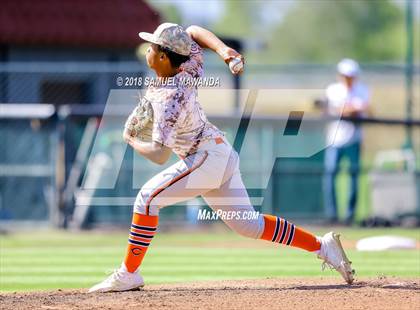 Thumbnail 2 in Chaminade vs Harvard-Westlake photogallery.