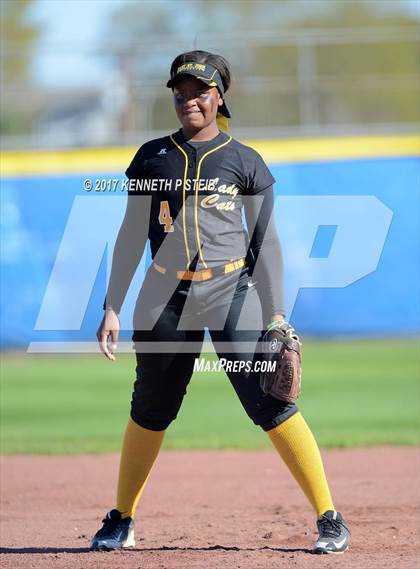 Thumbnail 3 in East St. John vs. St. Mary's Dominican (SCC Tournament) photogallery.