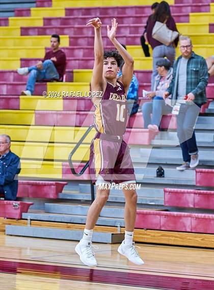Thumbnail 1 in North Shore vs. Deer Park (McDonald's Texas Invitational) photogallery.