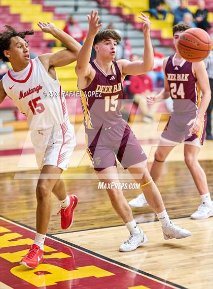 Thumbnail 3 in North Shore vs. Deer Park (McDonald's Texas Invitational) photogallery.