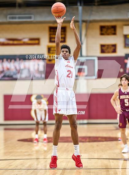 Thumbnail 2 in North Shore vs. Deer Park (McDonald's Texas Invitational) photogallery.