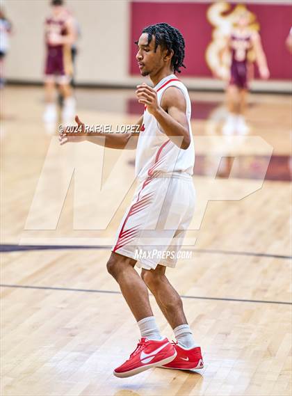 Thumbnail 2 in North Shore vs. Deer Park (McDonald's Texas Invitational) photogallery.
