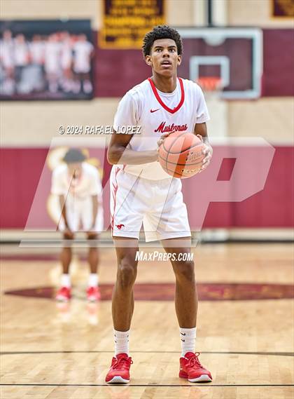 Thumbnail 1 in North Shore vs. Deer Park (McDonald's Texas Invitational) photogallery.