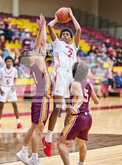 Thumbnail 2 in North Shore vs. Deer Park (McDonald's Texas Invitational) photogallery.