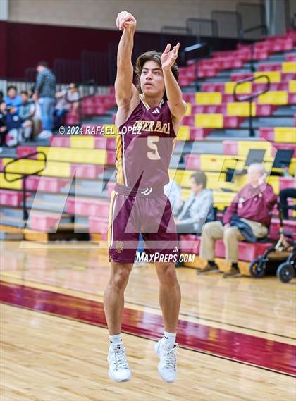 Thumbnail 2 in North Shore vs. Deer Park (McDonald's Texas Invitational) photogallery.