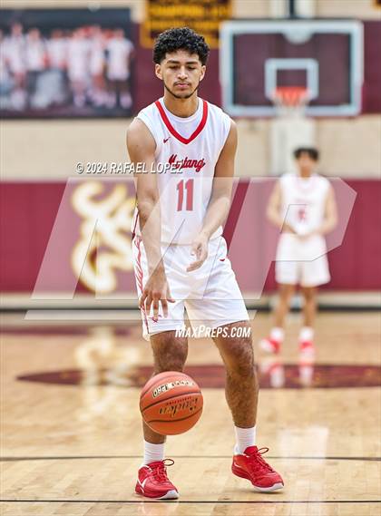 Thumbnail 3 in North Shore vs. Deer Park (McDonald's Texas Invitational) photogallery.