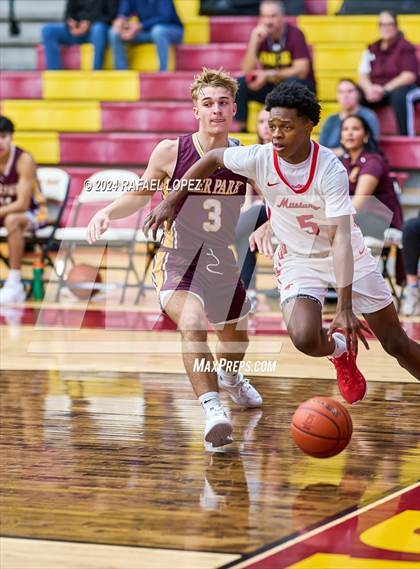 Thumbnail 1 in North Shore vs. Deer Park (McDonald's Texas Invitational) photogallery.