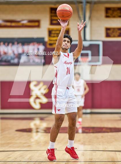 Thumbnail 1 in North Shore vs. Deer Park (McDonald's Texas Invitational) photogallery.