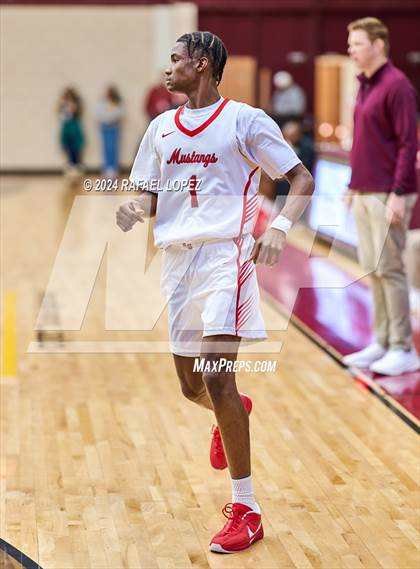 Thumbnail 3 in North Shore vs. Deer Park (McDonald's Texas Invitational) photogallery.
