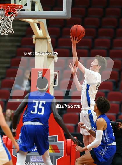 Thumbnail 1 in Paradise Honors vs. Valley Christian (AIA 3A Semifinals) photogallery.