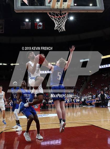Thumbnail 1 in Paradise Honors vs. Valley Christian (AIA 3A Semifinals) photogallery.