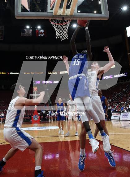 Thumbnail 2 in Paradise Honors vs. Valley Christian (AIA 3A Semifinals) photogallery.