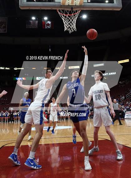 Thumbnail 2 in Paradise Honors vs. Valley Christian (AIA 3A Semifinals) photogallery.