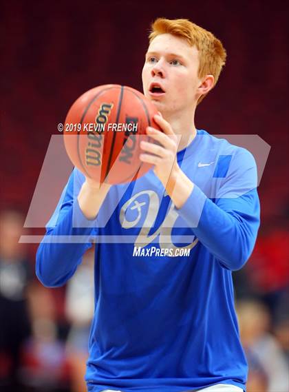 Thumbnail 2 in Paradise Honors vs. Valley Christian (AIA 3A Semifinals) photogallery.