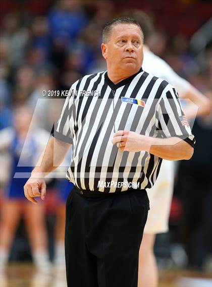 Thumbnail 2 in Paradise Honors vs. Valley Christian (AIA 3A Semifinals) photogallery.