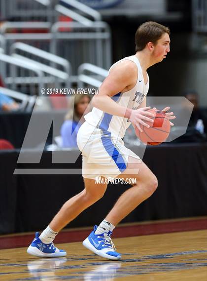 Thumbnail 1 in Paradise Honors vs. Valley Christian (AIA 3A Semifinals) photogallery.