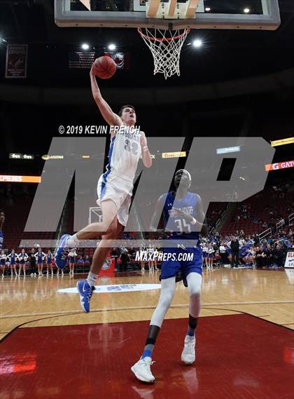 Thumbnail 1 in Paradise Honors vs. Valley Christian (AIA 3A Semifinals) photogallery.