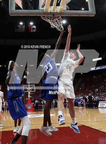Thumbnail 3 in Paradise Honors vs. Valley Christian (AIA 3A Semifinals) photogallery.