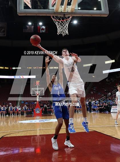 Thumbnail 2 in Paradise Honors vs. Valley Christian (AIA 3A Semifinals) photogallery.