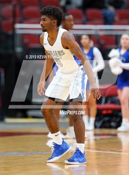 Thumbnail 2 in Paradise Honors vs. Valley Christian (AIA 3A Semifinals) photogallery.