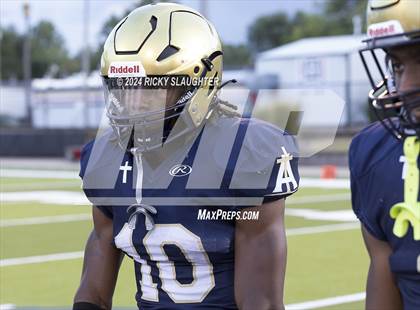 Thumbnail 2 in Belleville East @ Althoff Catholic photogallery.