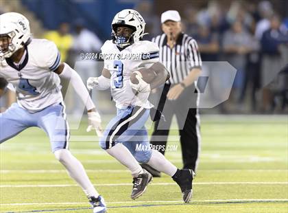 Thumbnail 3 in Belleville East @ Althoff Catholic photogallery.