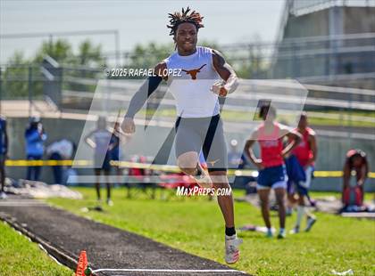 Thumbnail 3 in UIL 6A Track & Field Area 21&22 (Triple Jump) photogallery.