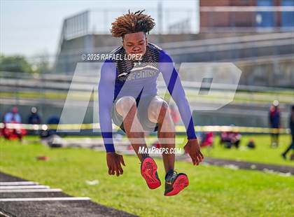 Thumbnail 1 in UIL 6A Track & Field Area 21&22 (Triple Jump) photogallery.