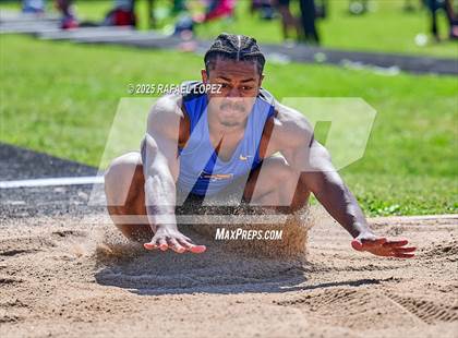 Thumbnail 1 in UIL 6A Track & Field Area 21&22 (Triple Jump) photogallery.