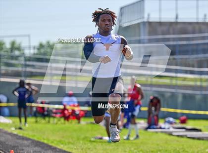 Thumbnail 1 in UIL 6A Track & Field Area 21&22 (Triple Jump) photogallery.