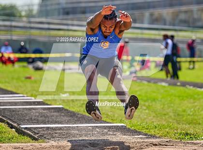 Thumbnail 3 in UIL 6A Track & Field Area 21&22 (Triple Jump) photogallery.