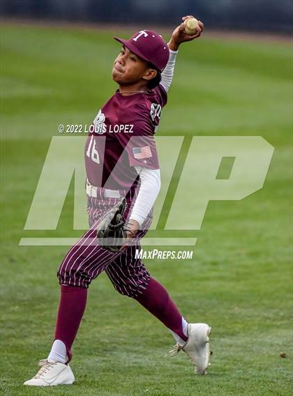 Thumbnail 2 in Torrance vs. Etiwanda (CIF SS DIV 2 Championship Final) photogallery.