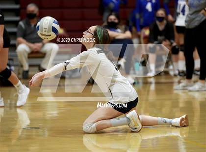 Thumbnail 2 in Salpointe Catholic vs. Mesquite photogallery.