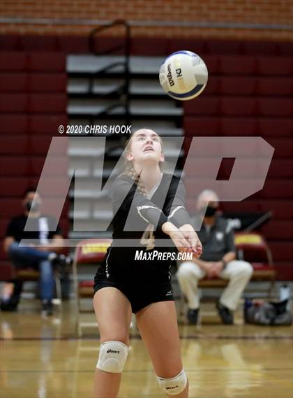 Thumbnail 2 in Salpointe Catholic vs. Mesquite photogallery.