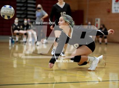 Thumbnail 3 in Salpointe Catholic vs. Mesquite photogallery.