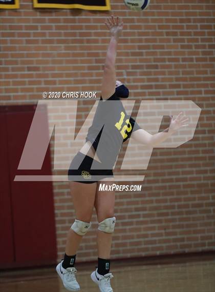 Thumbnail 2 in Salpointe Catholic vs. Mesquite photogallery.