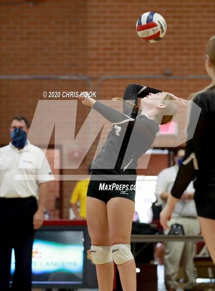 Thumbnail 2 in Salpointe Catholic vs. Mesquite photogallery.
