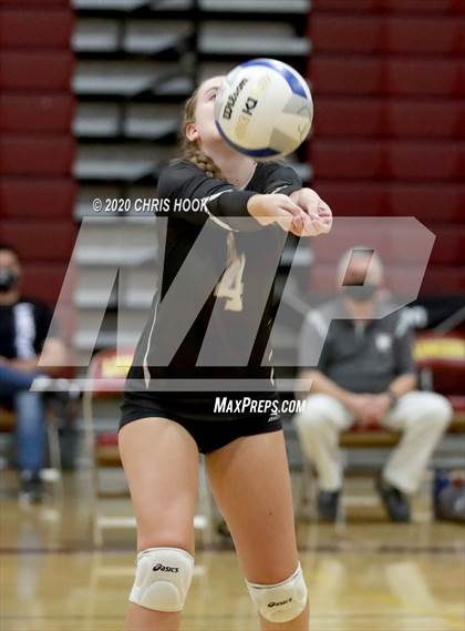 Thumbnail 3 in Salpointe Catholic vs. Mesquite photogallery.