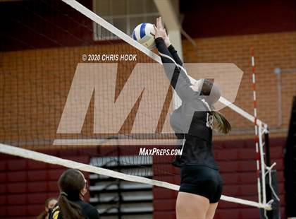Thumbnail 2 in Salpointe Catholic vs. Mesquite photogallery.