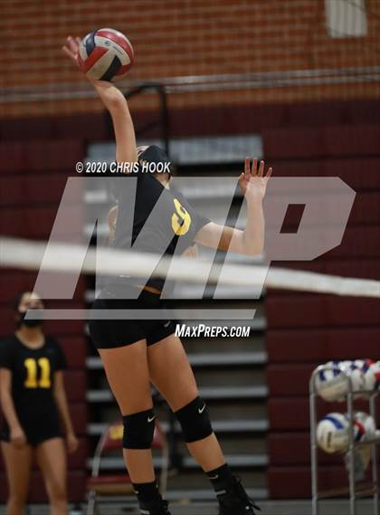 Thumbnail 3 in Salpointe Catholic vs. Mesquite photogallery.